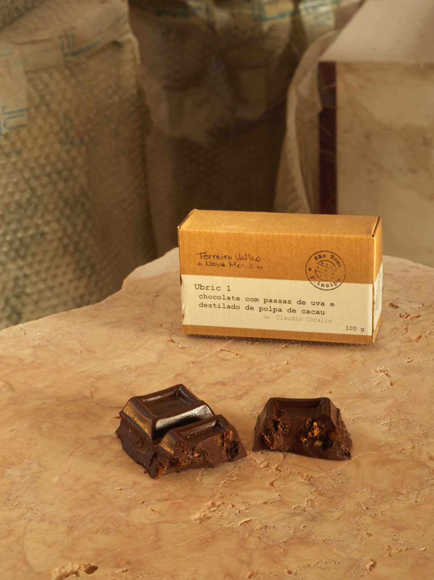 Ubric 1 | Chocolate com passas de uva e destilado de polpa de cacau